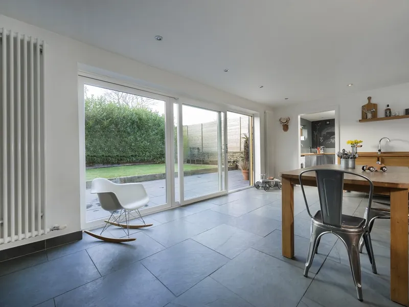 Sliding Windows — Gallery Golders Green